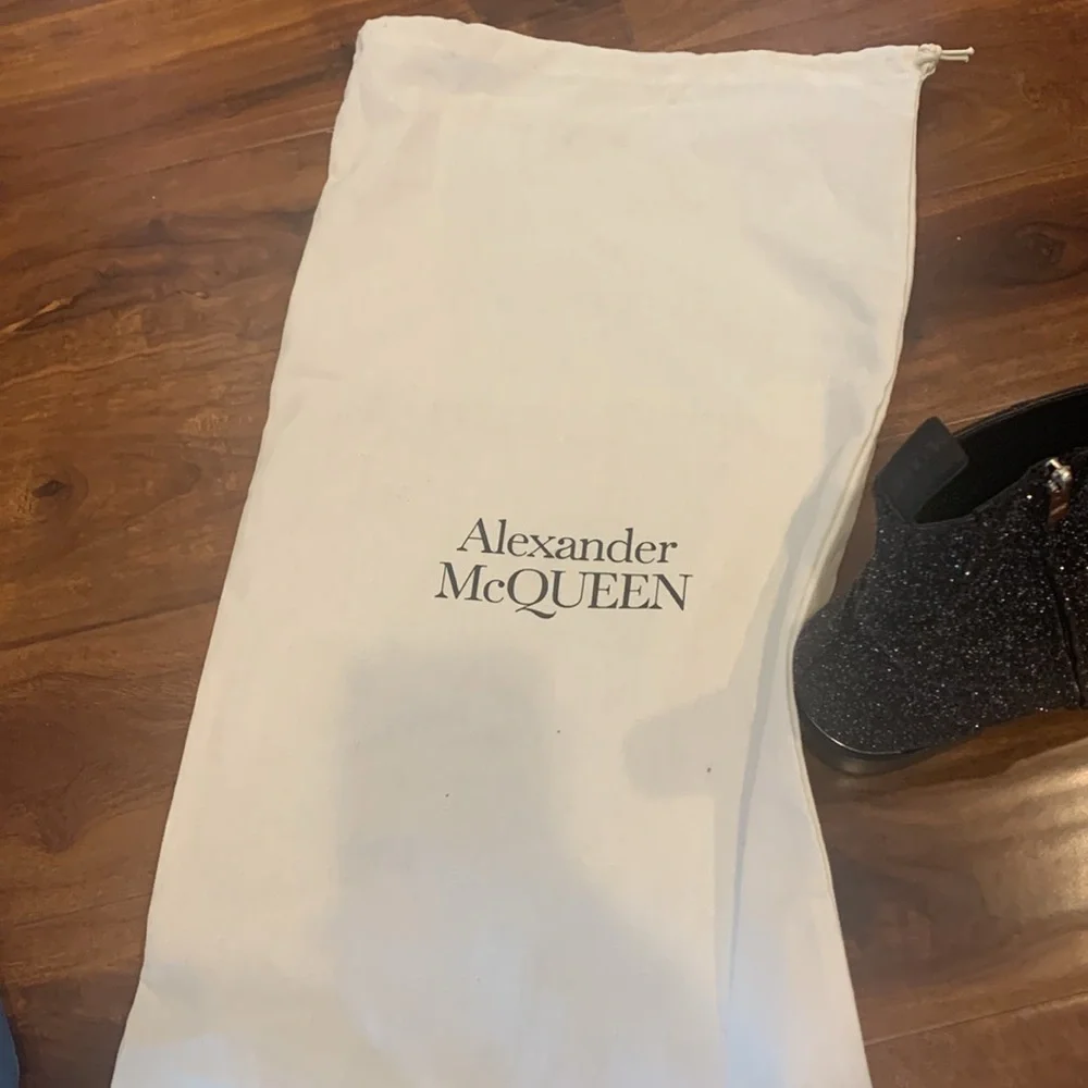Alexander McQueen authentic alexander